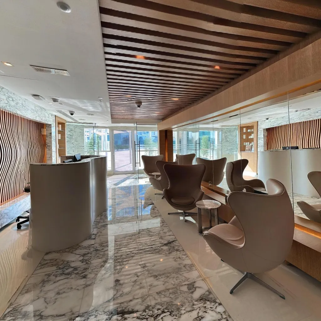 Immersive virtual tours of popular locations