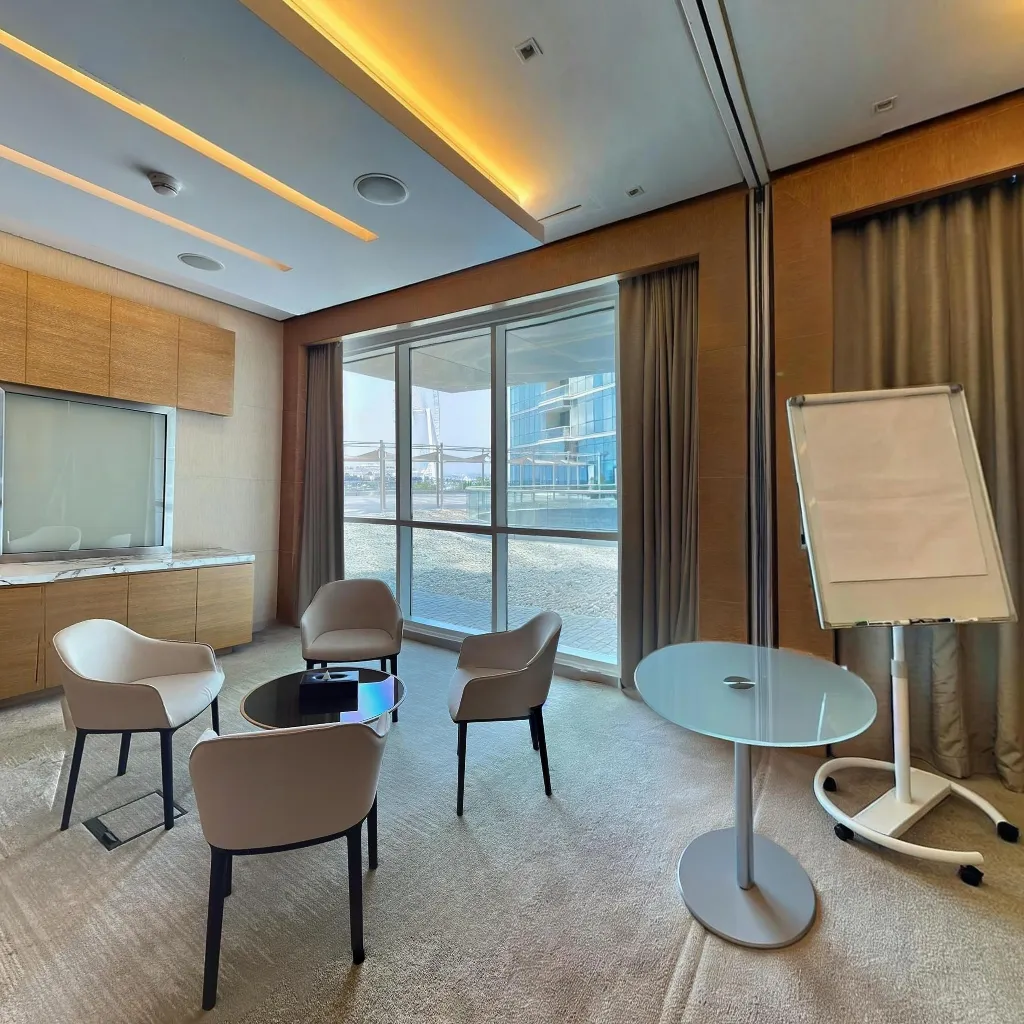 Immersive virtual tours of popular locations