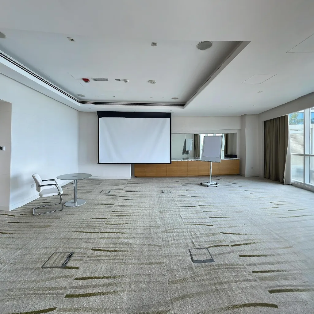 Immersive virtual tours of popular locations