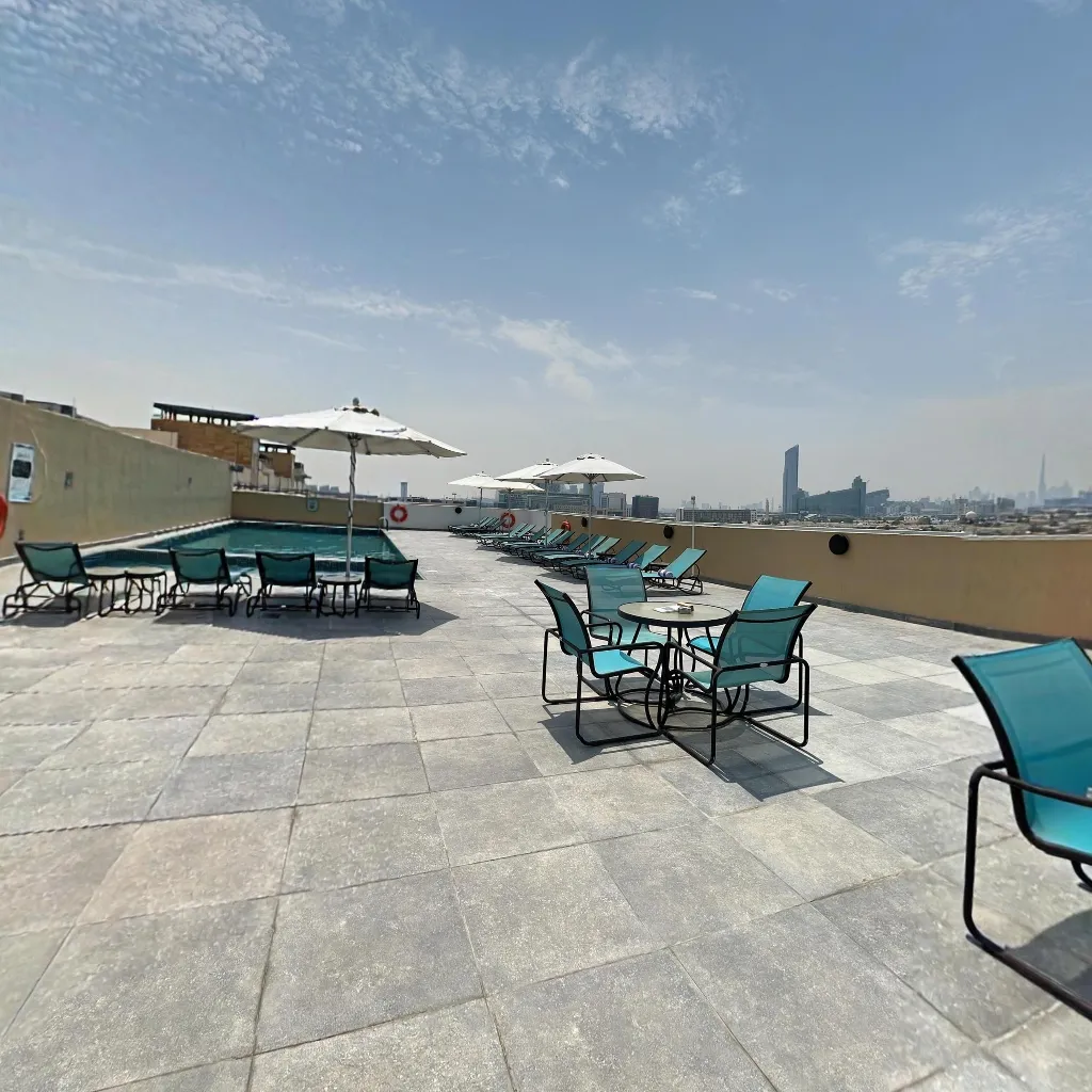Immersive virtual tours of popular locations