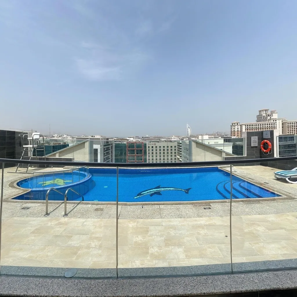 Immersive virtual tours of popular locations