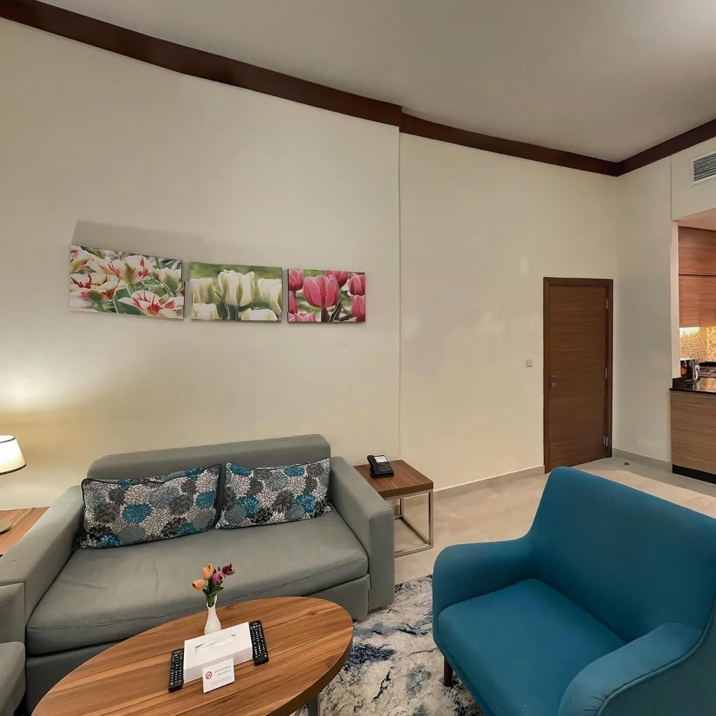 Immersive virtual tours of popular locations