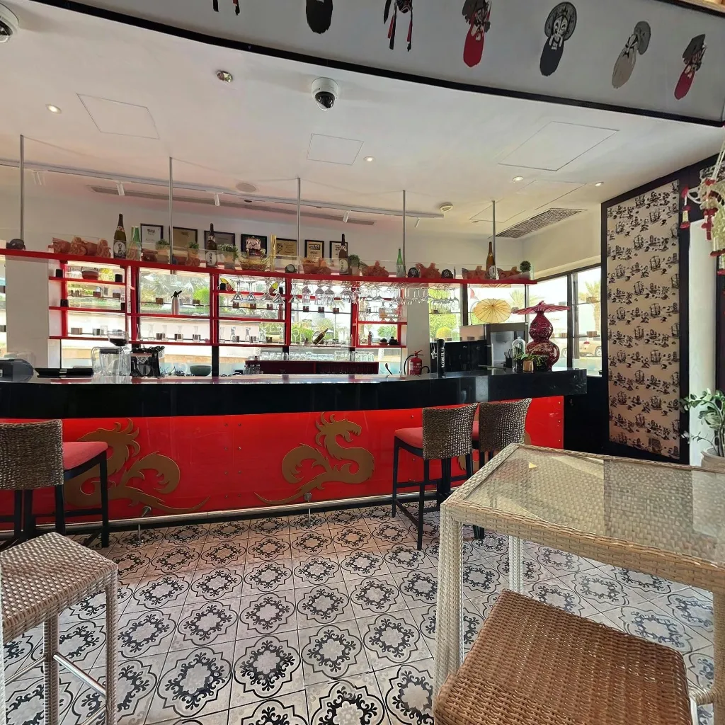 Immersive virtual tours of popular locations