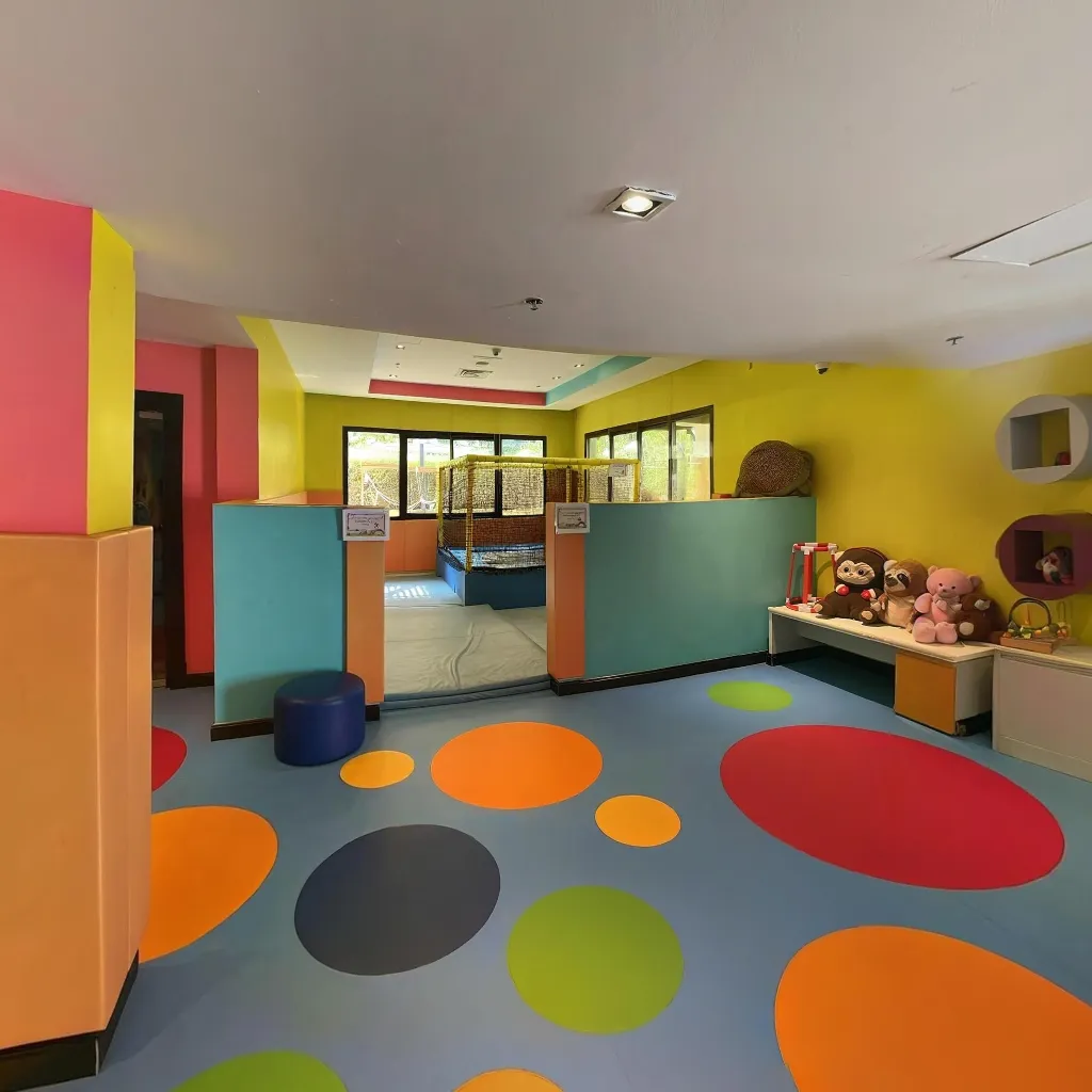 Immersive virtual tours of popular locations