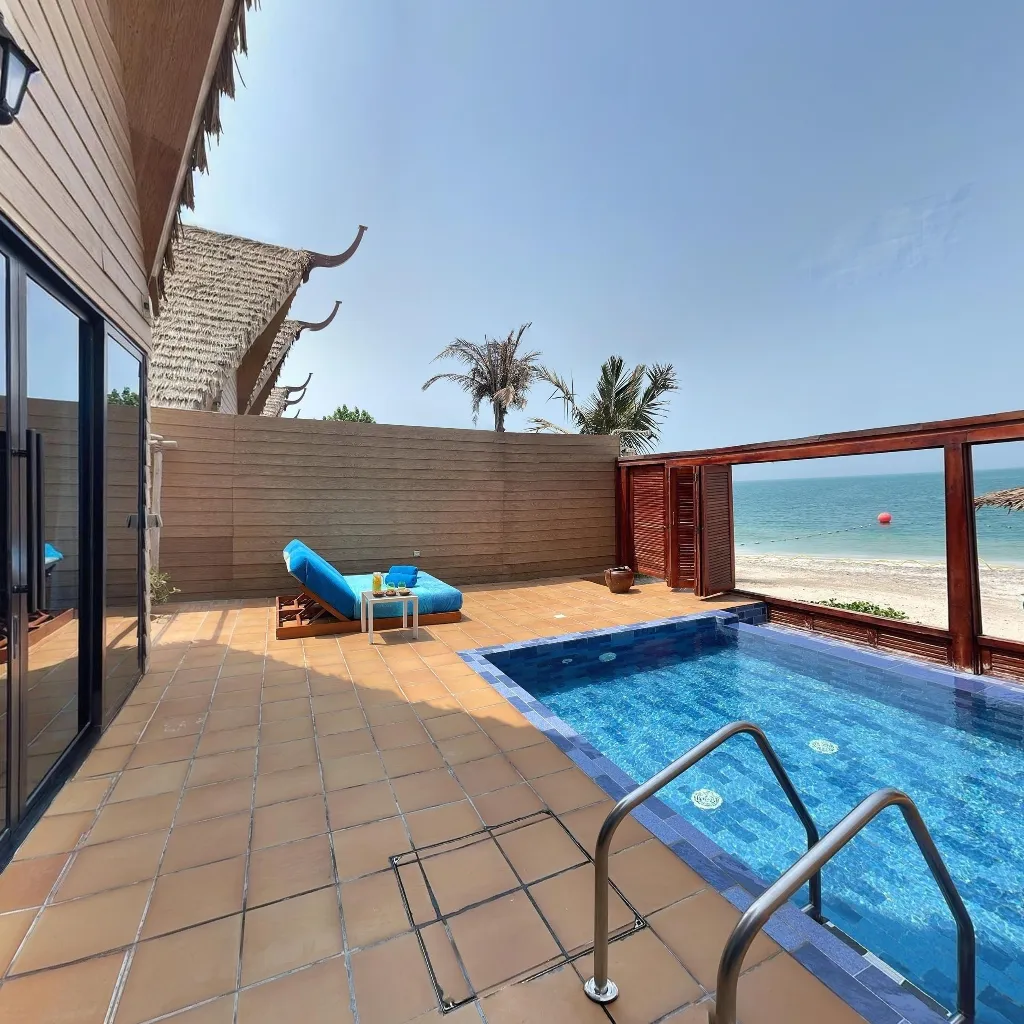 Immersive virtual tours of popular locations