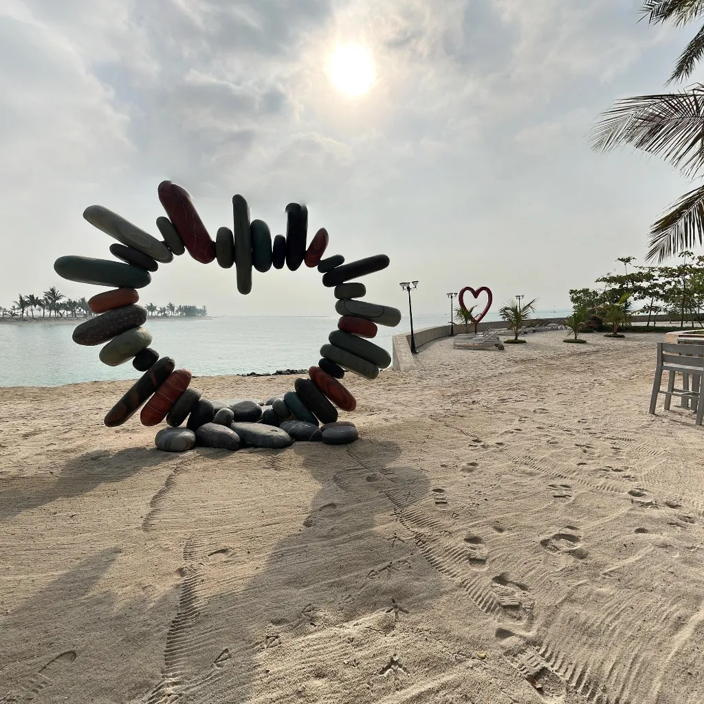 Immersive virtual tours of popular locations