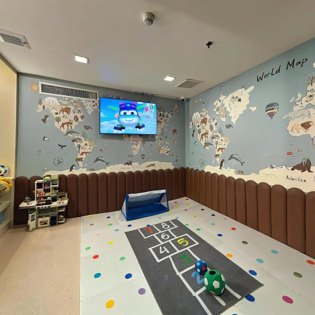 Immersive virtual tours of popular locations