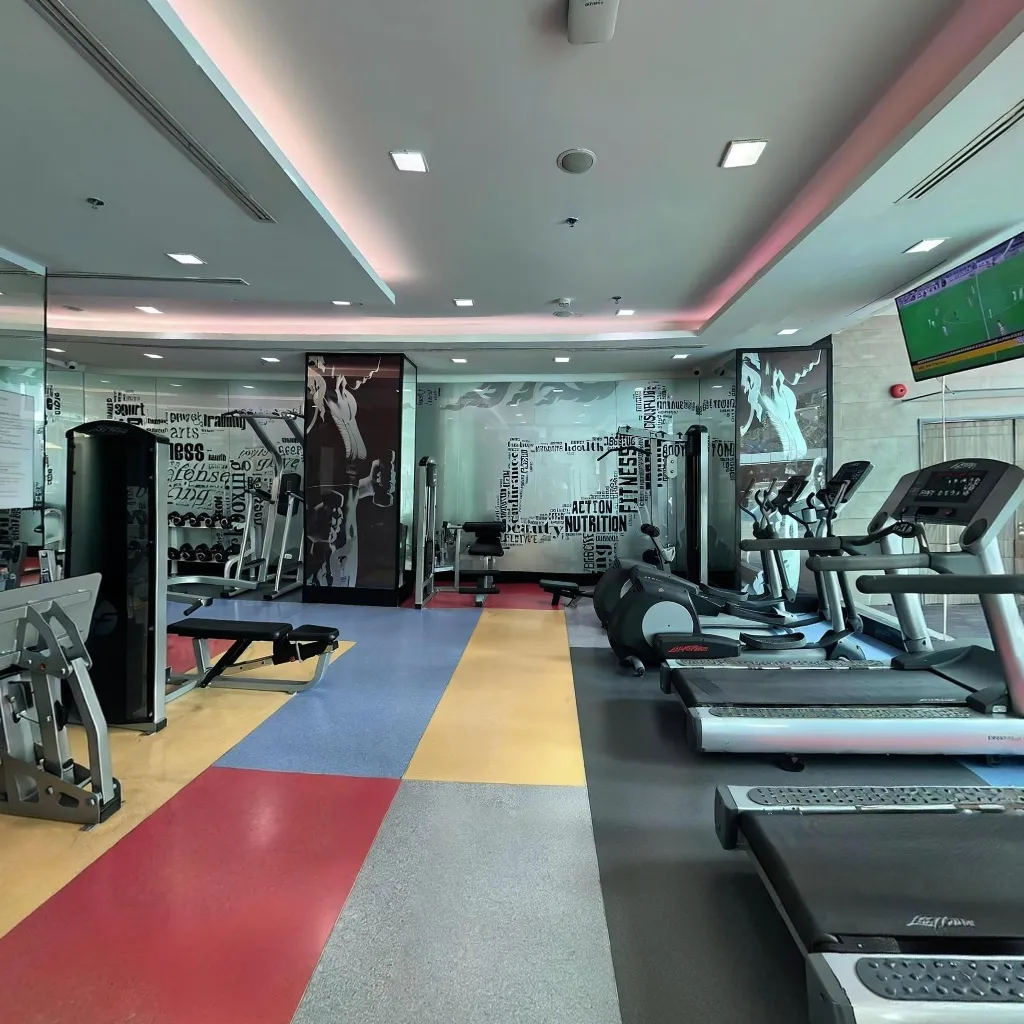 Immersive virtual tours of popular locations