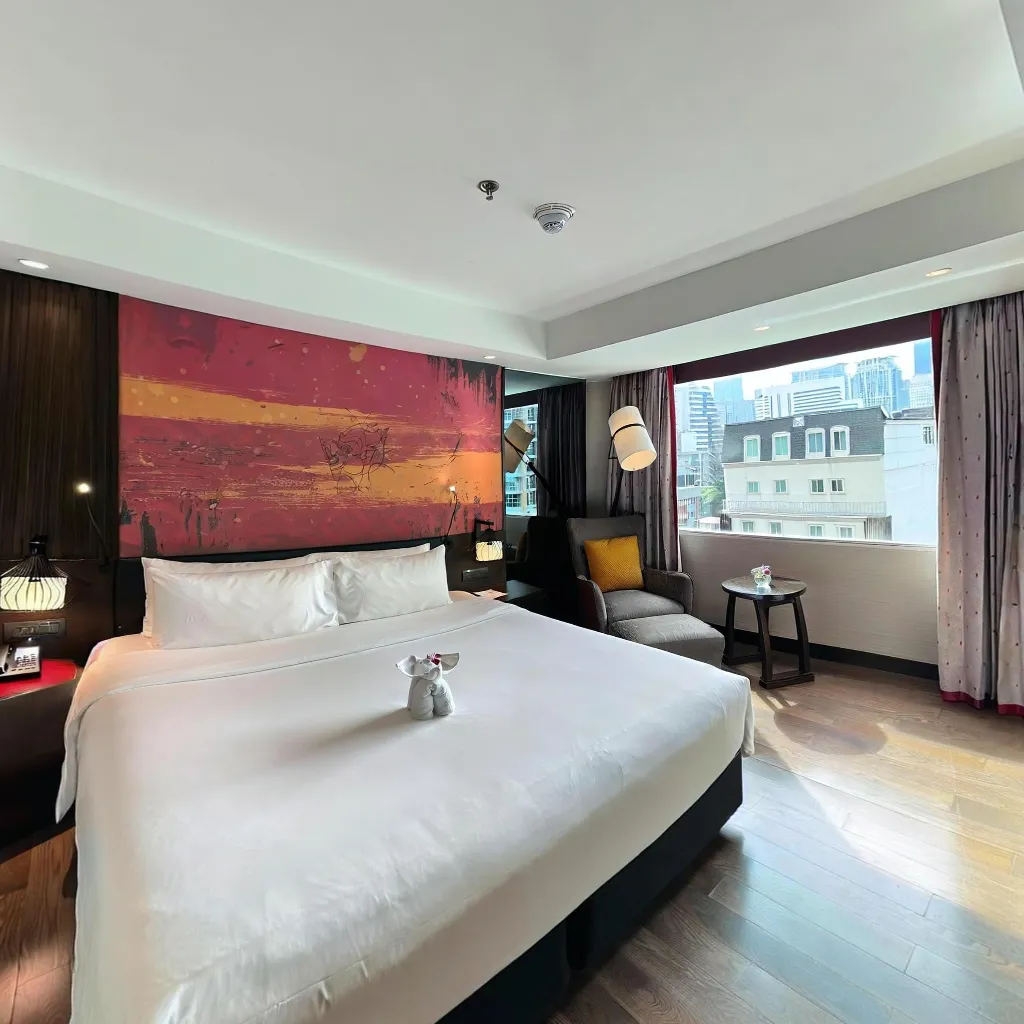 Immersive virtual tours of popular locations